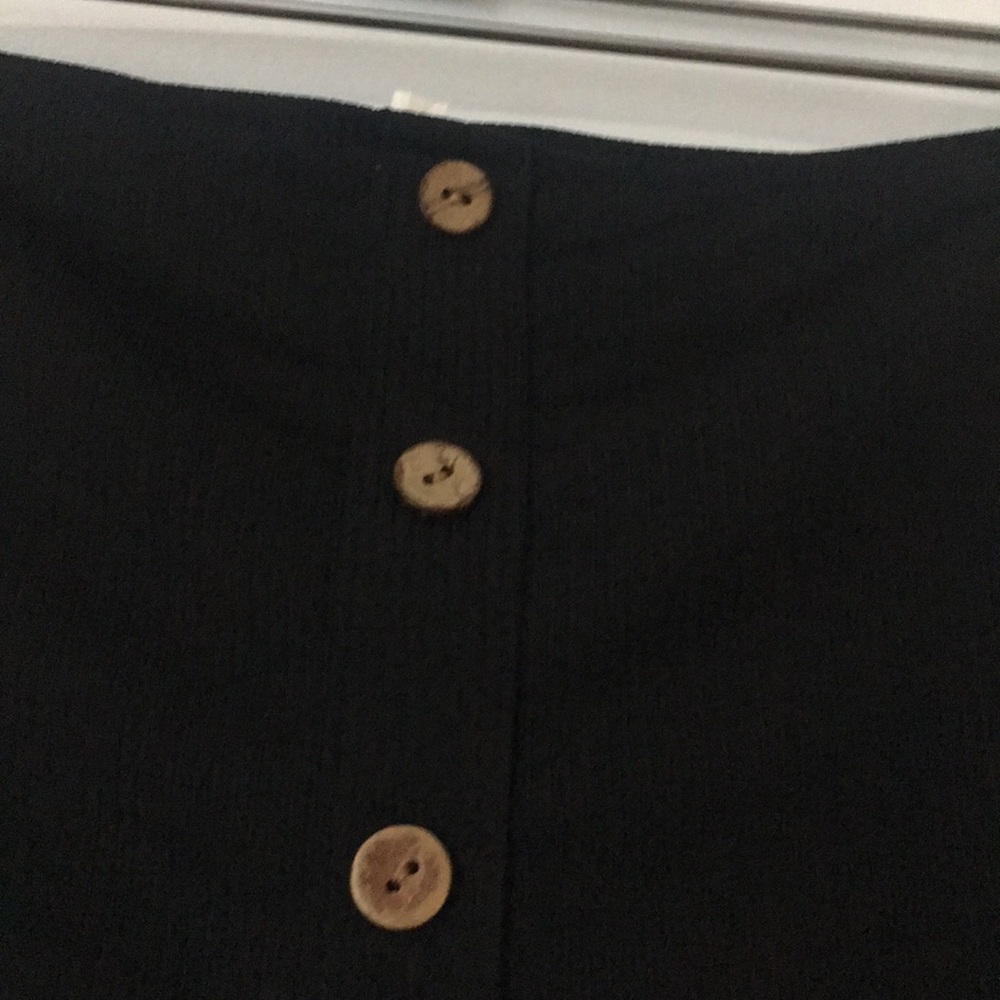 Cropped Off-Shoulder Top - Picture 3 of 3